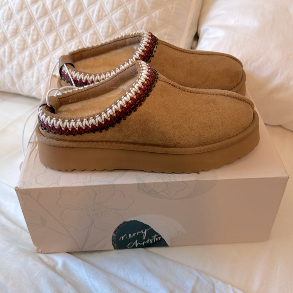 Altar’d State cloud slipper